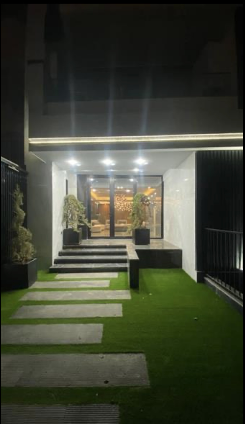 Product Gallery Image