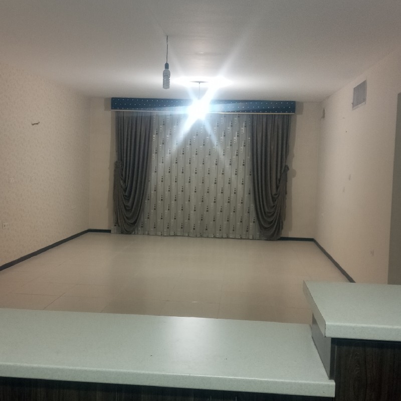 فروش واحد ۱۴۰ متر بر خیابان آرش