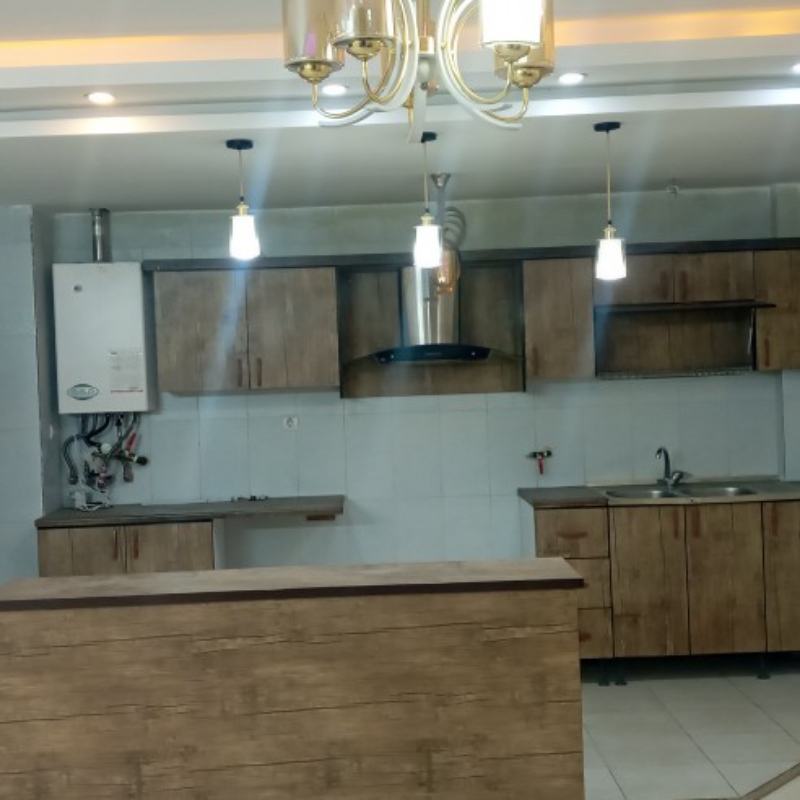 تصویر آشپزخانه مربوط به رهن و اجاره آپارتمان 2 خواب در صدرا فاز 1